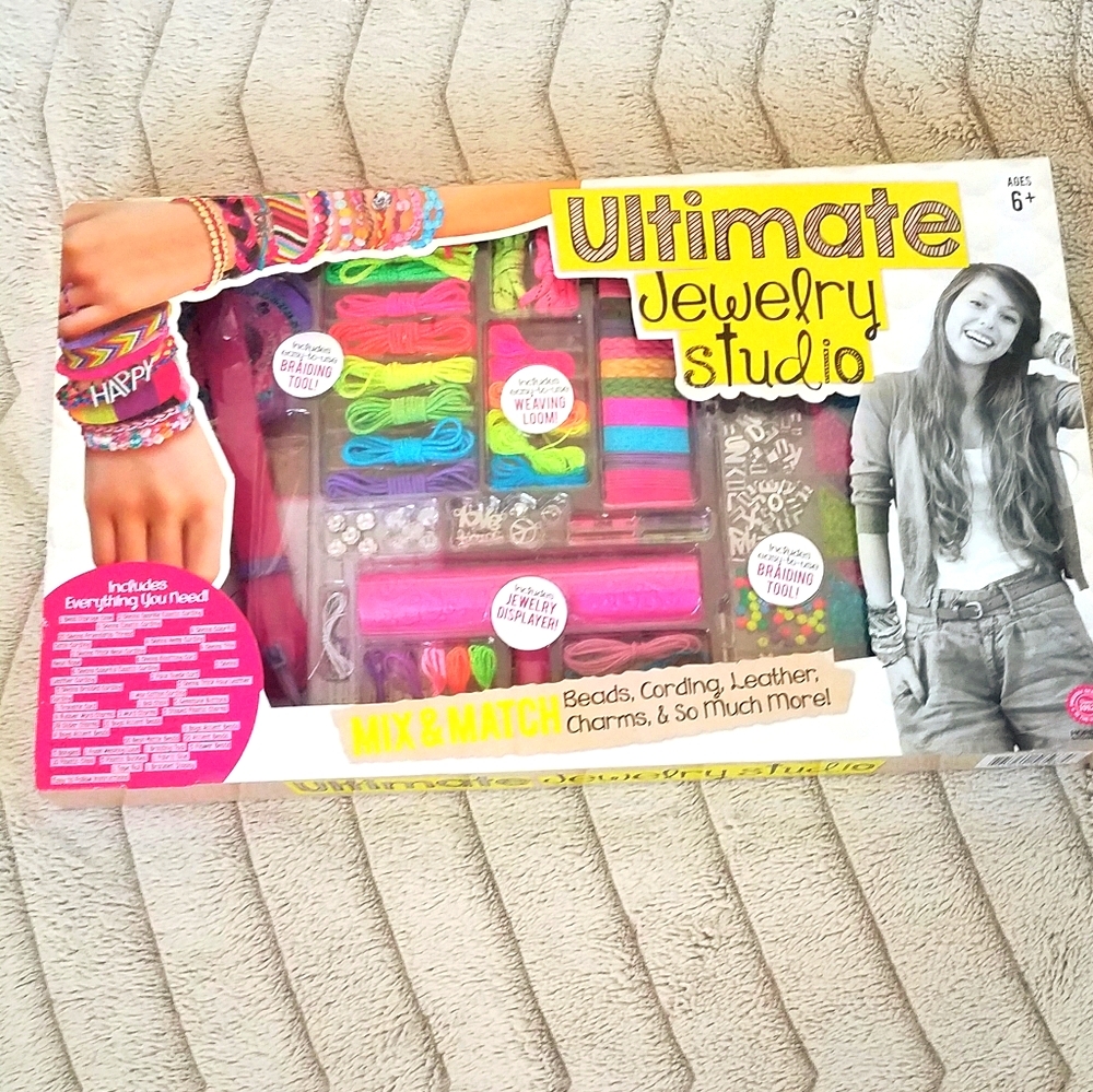 Ultimate Jewelry Studio Loom Bracelet Kit